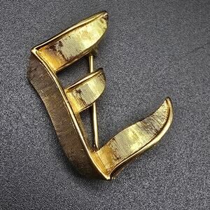 Crown Trifari Letter E Brooch Gold Tone Initials Vintage Costume Jewelry